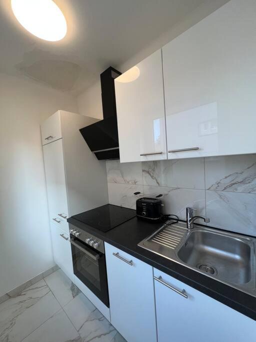 Neue Wohnung Neben Der Meduni Und Dem Lkh Graz Exterior photo